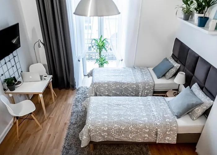 Center Free Parking *